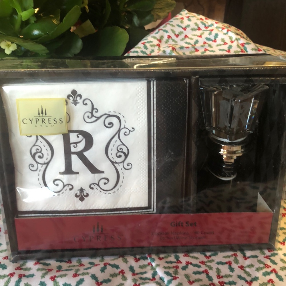 Cypress wine bottle stopper and napkins.